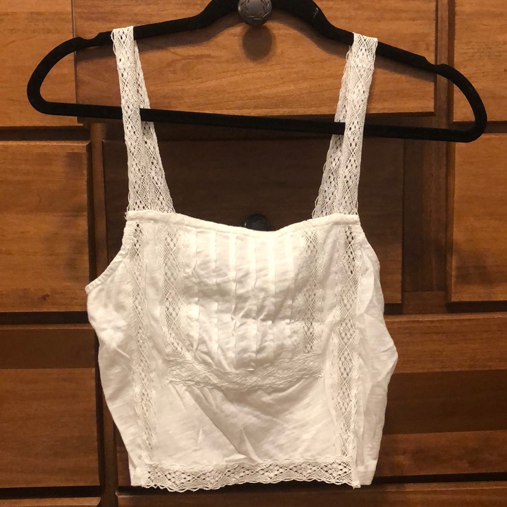 Cropped white tank